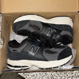 New Balance Black Athletic Shoes
